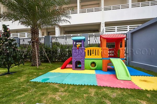 Trio Gems Condo Pattaya, Thailand Pantai Jomtien Bagian luar foto